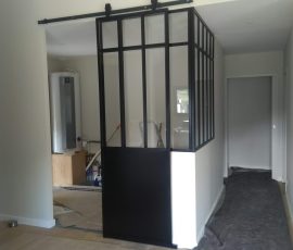 Verrière d'atelier et porte coulissante
